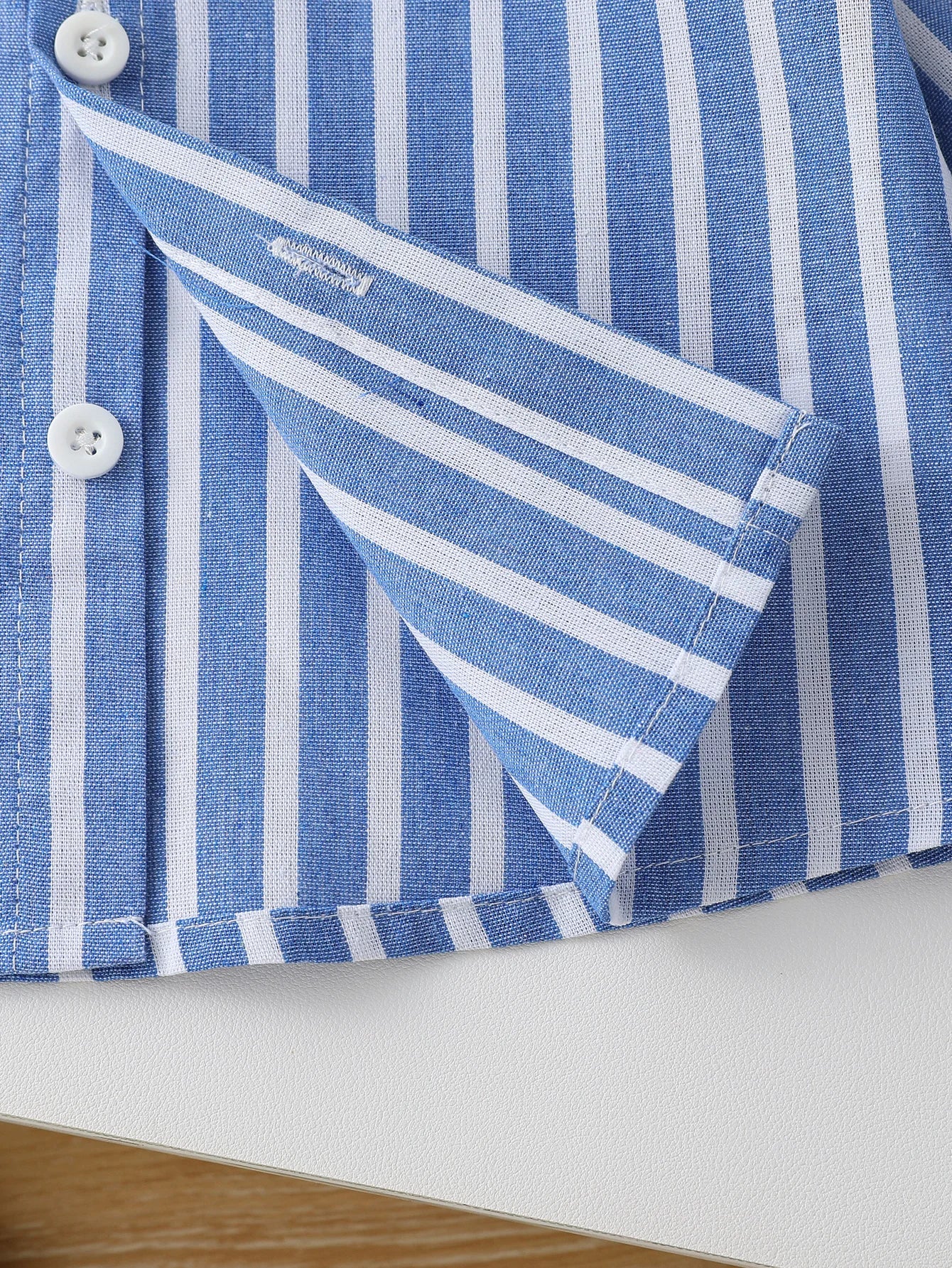 Camisa Bebé Menino às Riscas.