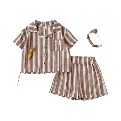 Conjunto Bebé – Camisa às Riscas & Calção ☀️.